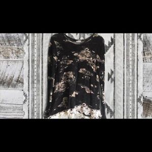 Long sleeve laced trip top